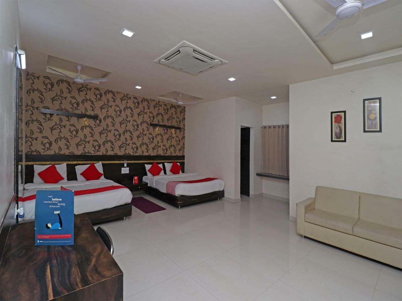 Oyo 29012 Gayatri Palace Hotel Durg Exterior photo