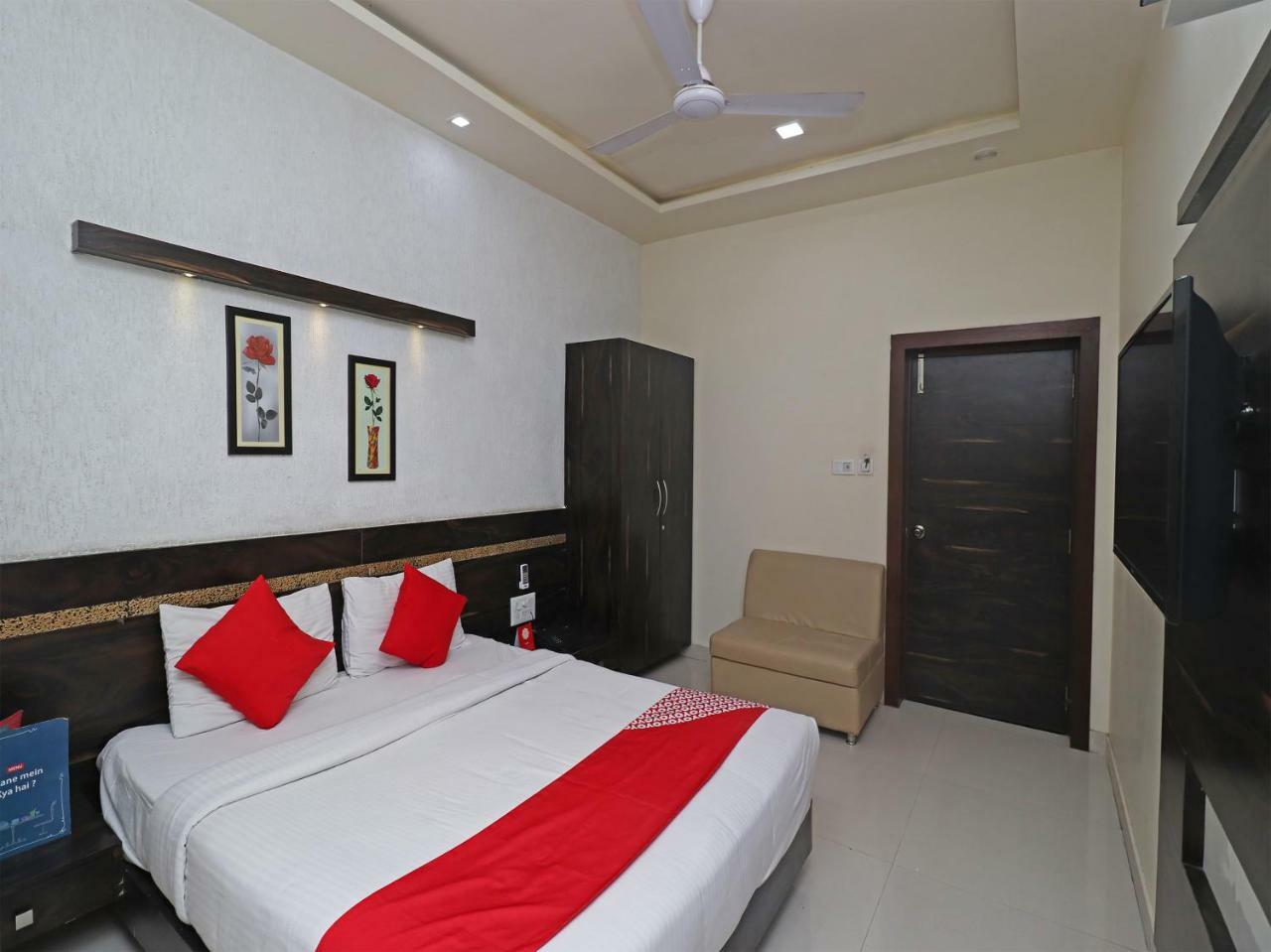 Oyo 29012 Gayatri Palace Hotel Durg Exterior photo