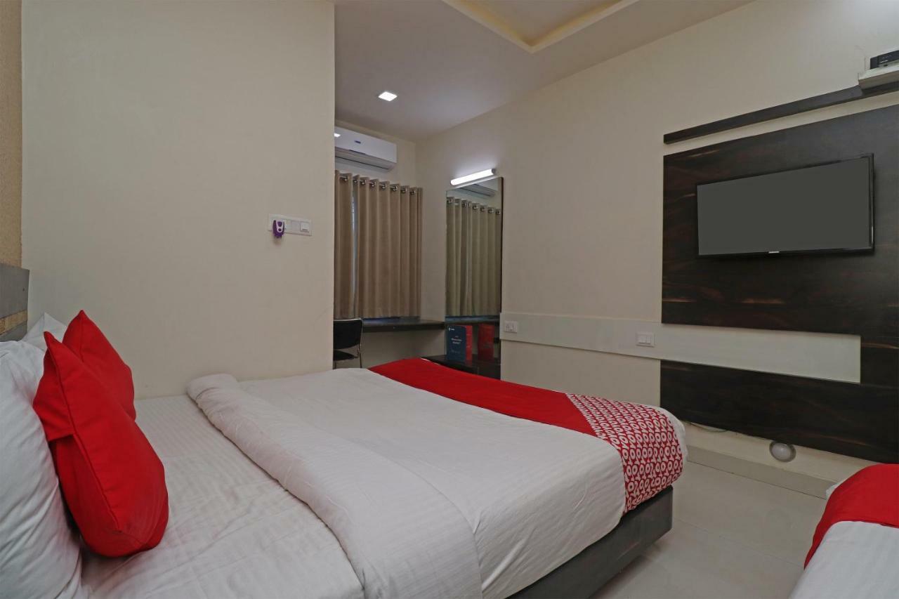 Oyo 29012 Gayatri Palace Hotel Durg Exterior photo